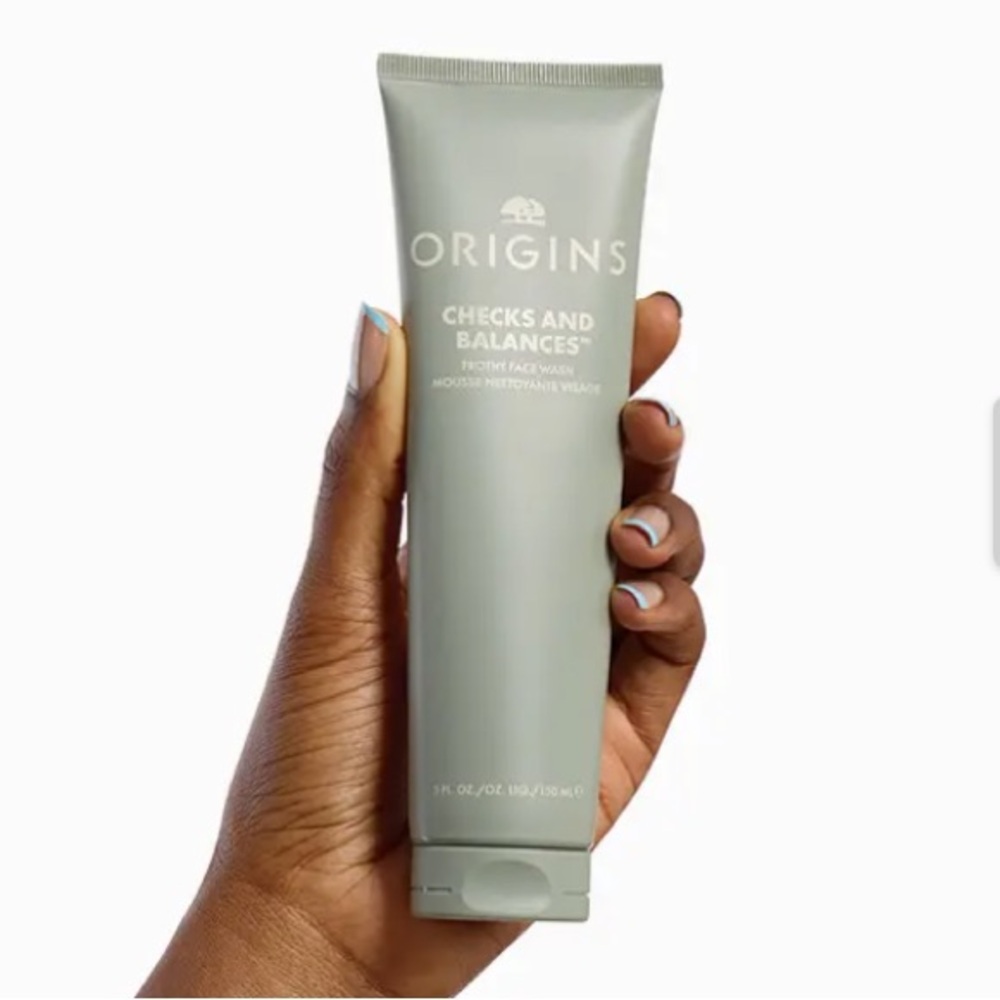 ORIGINS
Checks & Balance Frothy Face Wash
